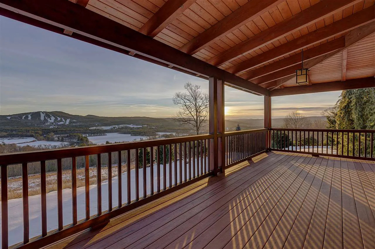 Custom Merrimac Log Home