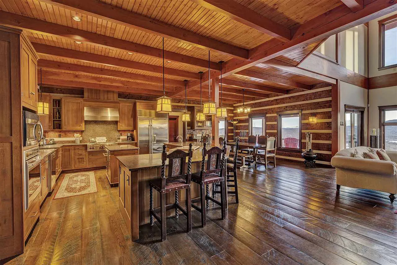 Custom Merrimac Log Home