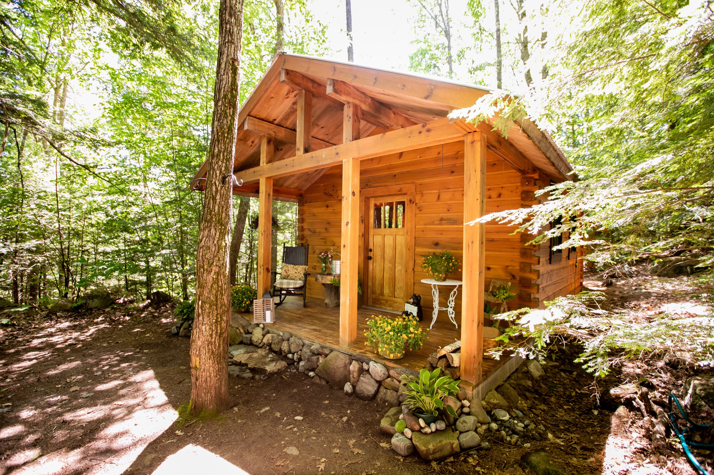 Tiny Log Homes